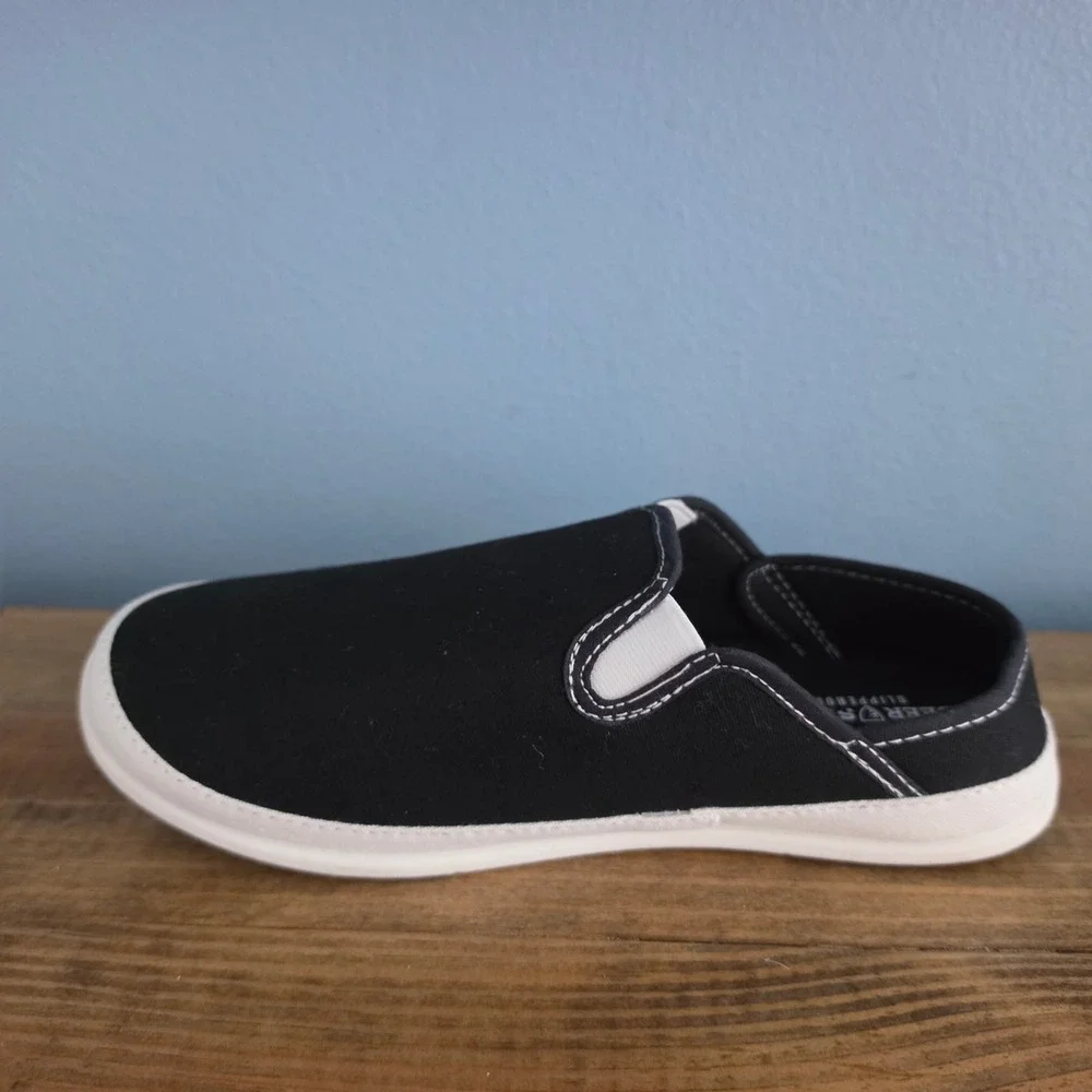 Deer Stags Youth Slipperooz Lil Spike Black Canvas Slip On Slipper Shoes Size 6M